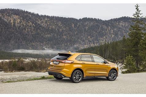Der Ford Edge wiegt rund zwei Tonnen