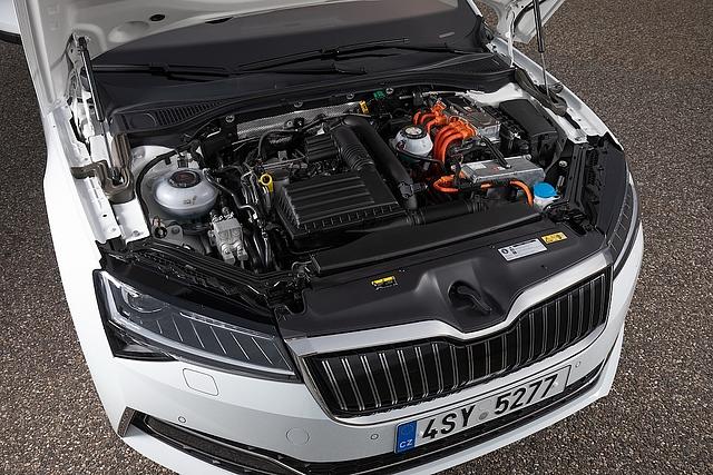 Der Hybridmotor des Skoda Superb iV 2019