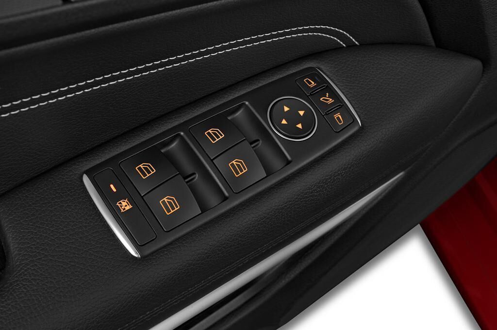 Mercedes E-Class (Baujahr 2015) - 2 Türen Bedienungselemente Tür