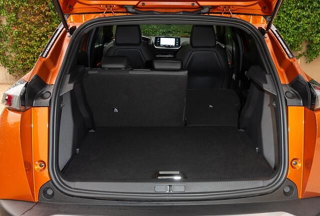 Das Kofferraumvolumen des neuen Peugeot 2008 lässt sich von 434 auf 1.467 Liter erweitern