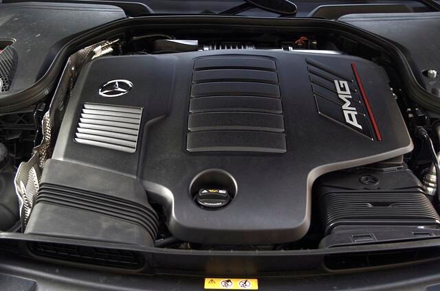 Der E 53 4Matic+ kommt auf 320 kW/435 PS