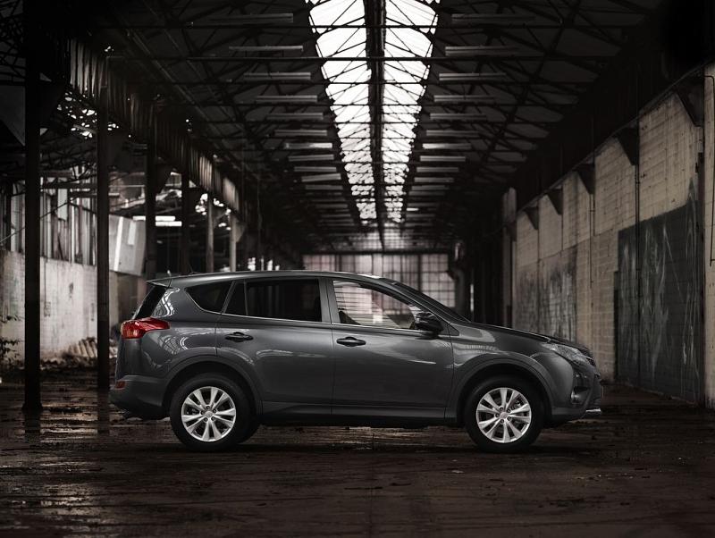 Toyota_ RAV 4 2013