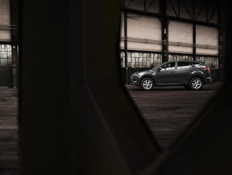 Toyota_ RAV 4 2013