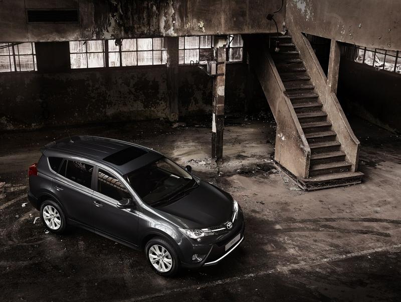 Toyota_ RAV 4 2013