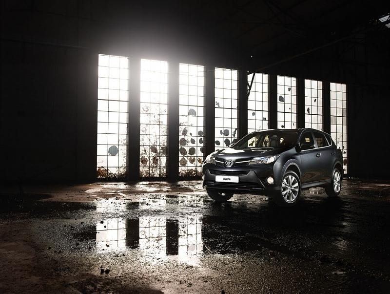 Toyota_ RAV 4 2013