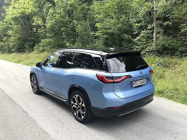 Nio ES8