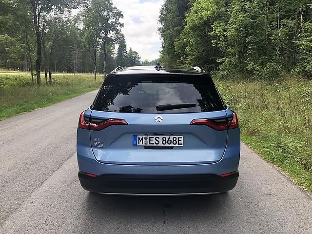 Nio ES8