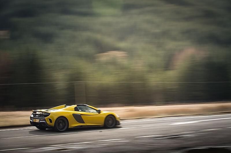 Der McLaren 675LT Spider braucht nur 2,9 Sekunden bis Tempo 100.