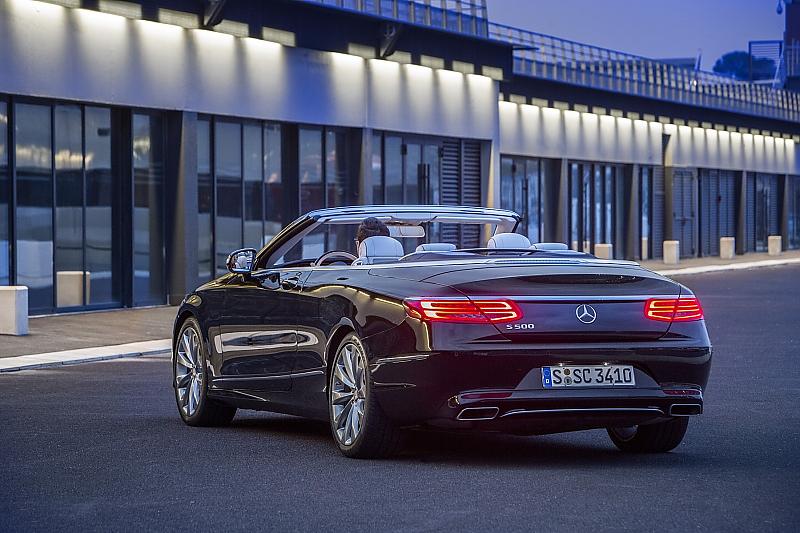 Mercedes S 500 Cabriolet - das Heck kennt man vom Coupé