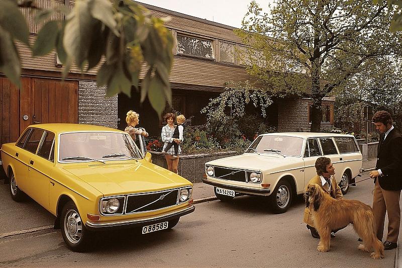 Volvo 144 links und Volvo 145 rechts im Jahr 1972