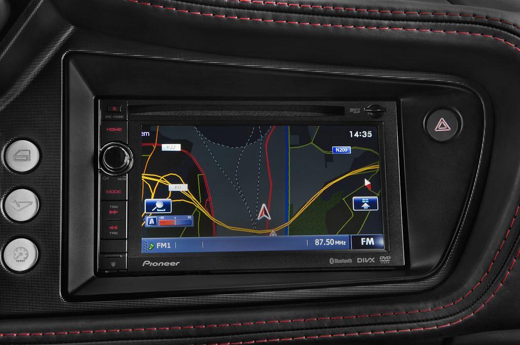 Lotus Evora (Baujahr 2011) S 2 Türen Radio und Infotainmentsystem