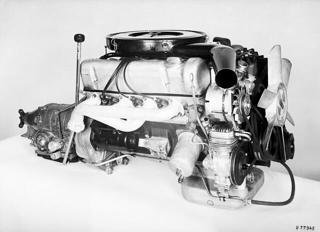  In der Art der Leistungsentfaltung konnte sich der V8 mit Dreischeiben-Kreiskolbenmotoren durchaus messen und die Verbrauchswerte von 13,5 Liter nach DIN-Norm und bis 21 Liter bei flotter...