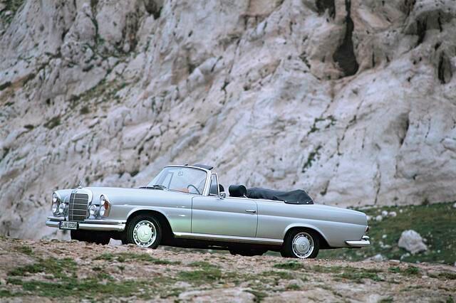 Auch als Cabrio war das V8-Modell zu haben