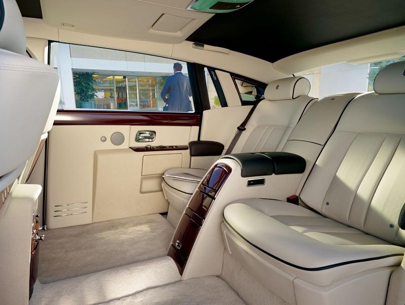 Hinten muss genug Platz sein, wie hier beim Rolls-Royce Phantom (langer Radstand)
