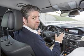 Mercedes Autobahnpilot - Auf dem rechten Weg
