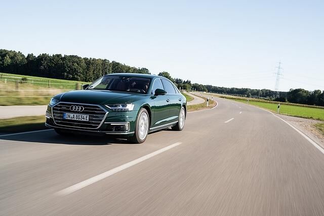 Der Audi A8L 60 TFSI e quattro hat eine Systemleistung von 330 kW / 449 PS