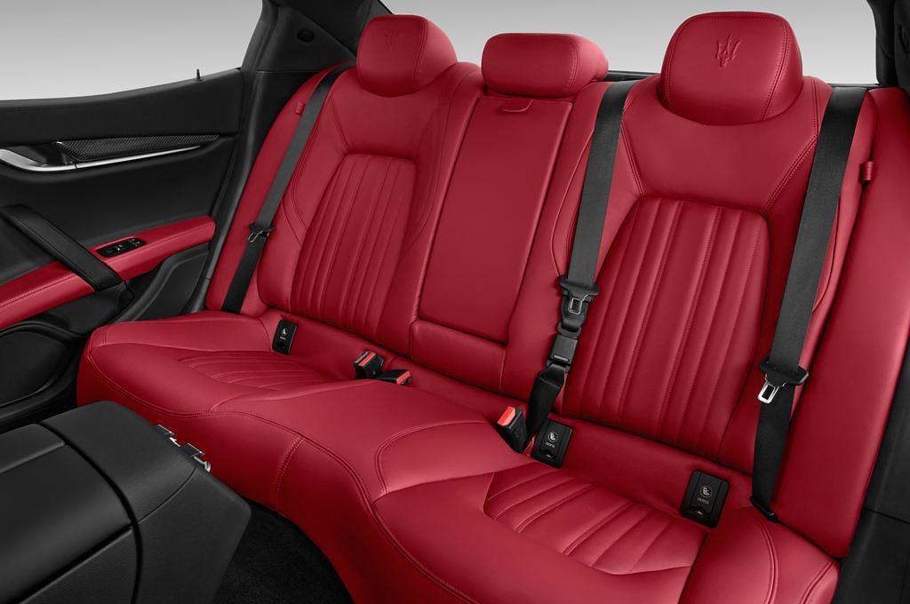 Maserati Ghibli (Baujahr 2015) S Q4 4 Türen Rücksitze