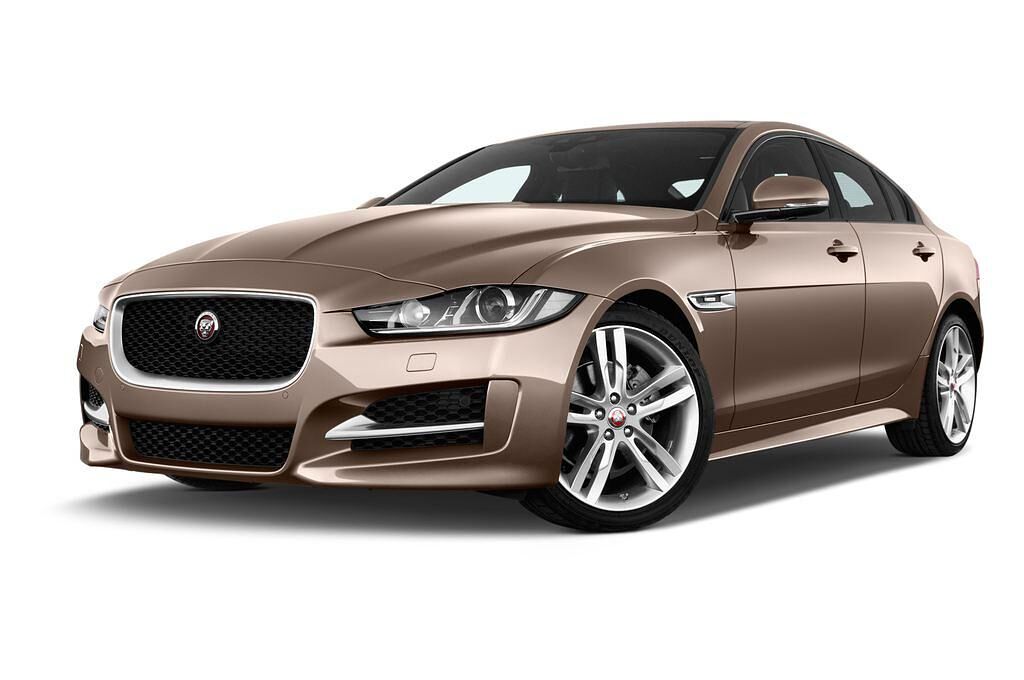 Jaguar XE (Baujahr 2016) R-Sport 4 Türen seitlich vorne mit Felge