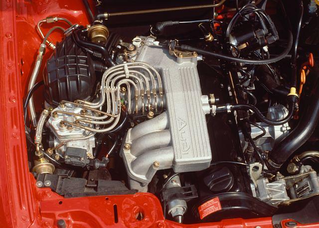 Zunächst kam ein 2,3-Liter-Fünfzylinder mit 98 kW/113 PS zum Einsatz