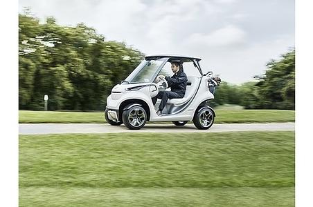 Mercedes Golf Cart by Garia - Eingelocht
