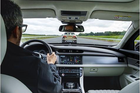 Jaguar Land Rover zeigt, was die Technik von morgen bringt.