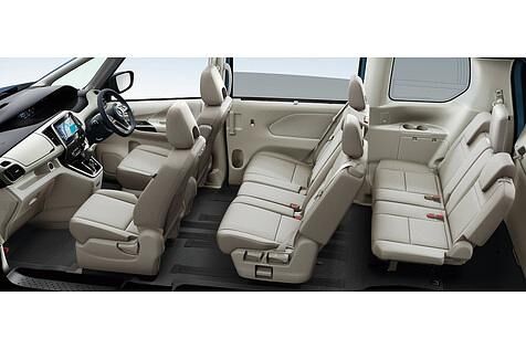 Nissan Serena S-Hybrid 2016 - jede Menge Platz im Innern