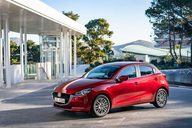 Charakterlinien in den Flanken verleihen dem Mazda2 eine gewisse Grunddynamik