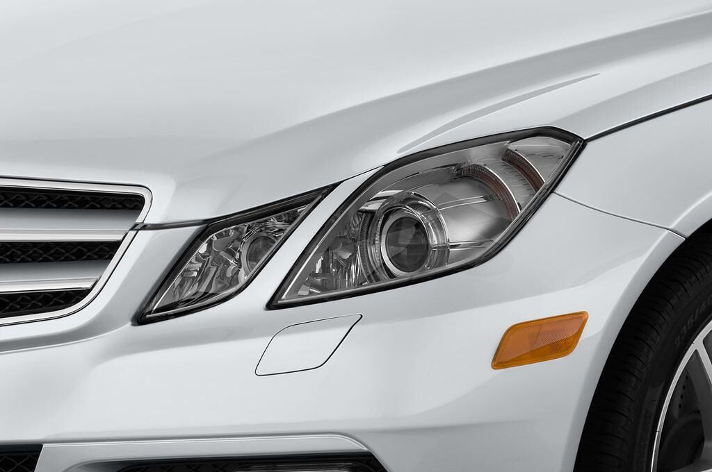 Mercedes E-Class (Baujahr 2010) - 2 Türen Scheinwerfer