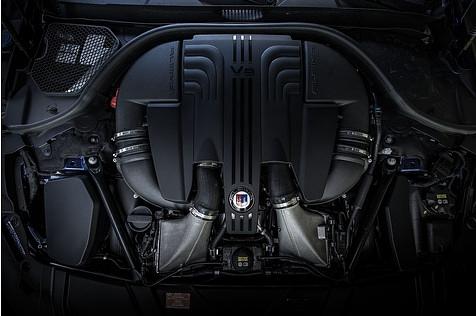 Der 4,4-Liter-Motor hat 608 PS