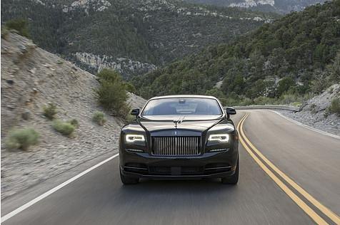 Der Rolls-Royce Wraith Black Badge ist 1,95 Meter breit,...