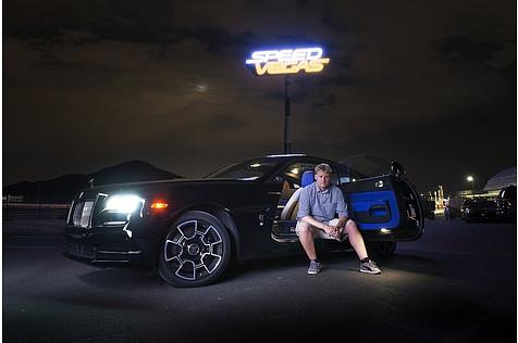 Redakteur Marcel Sommer im neuen Rolls-Royce Wraith Black Badge.