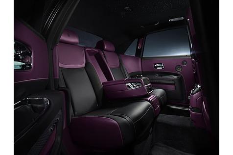 Der Rolls-Royce Ghost Black Badge lädt zum \"Fahren lassen\" ein.