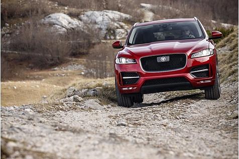 Auch im Gelände schlägt sich der Jaguar F Pace 2.0d