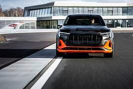 Audi e-tron S - Drei Herzen im Quattro-Takt Audi e-tron S - Drei Herzen im Quattro-Takt
