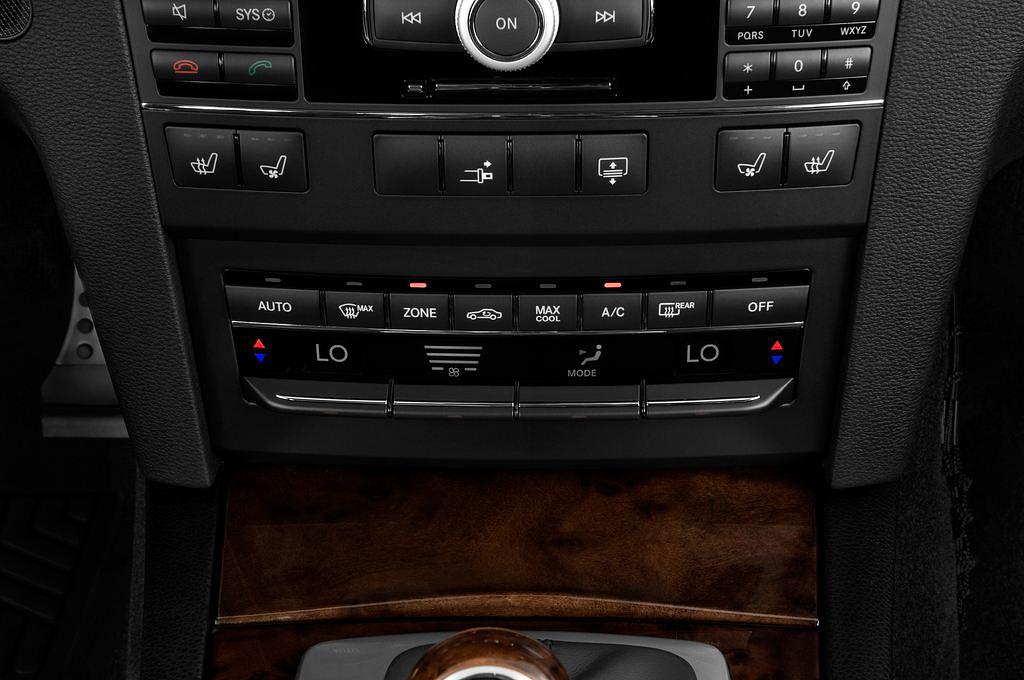 Mercedes E-Class (Baujahr 2010) - 2 Türen Temperatur und Klimaanlage