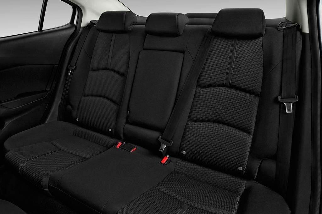 Mazda Mazda3 (Baujahr 2017) Center-Line 4 Türen Rücksitze