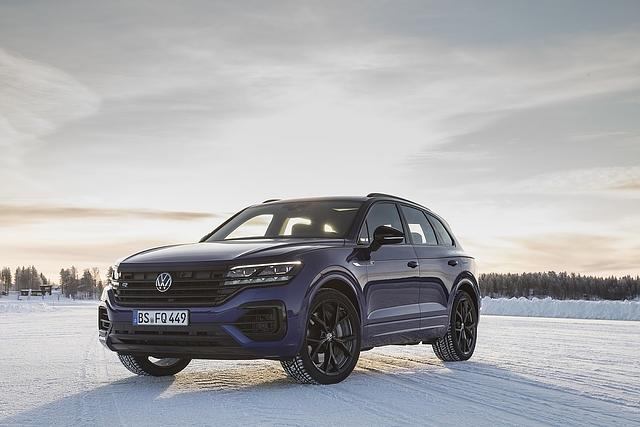 VW Touareg R Hybrid
