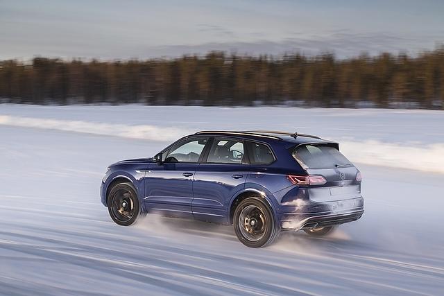 VW Touareg R Hybrid
