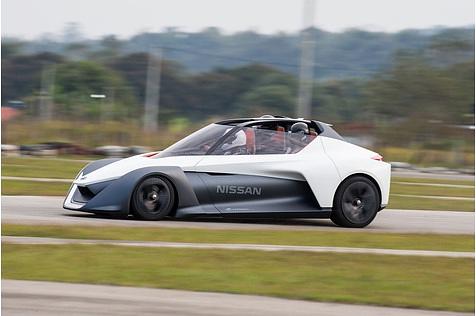 Der Nissan BladeGlider fährt rein elektrisch.