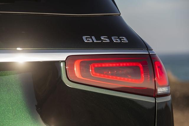 Diese Rücklichter werden die meisten vom schnellen SUV sehen