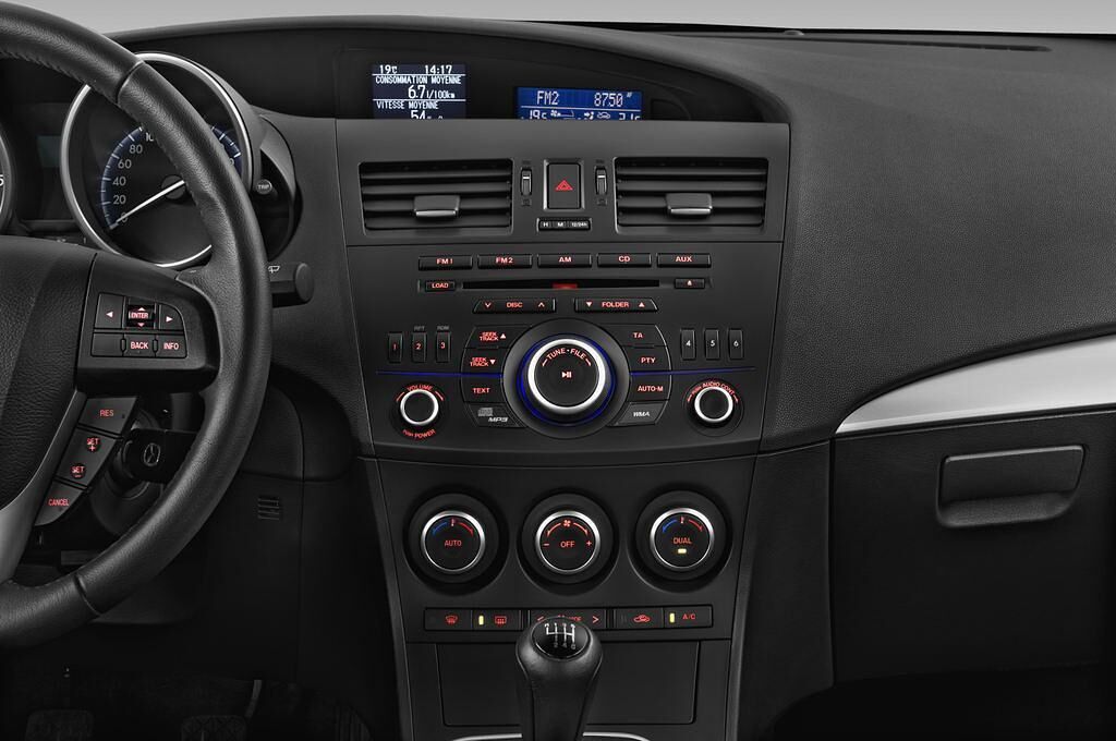 Mazda Mazda3 (Baujahr 2011) Edition 5 Türen Mittelkonsole