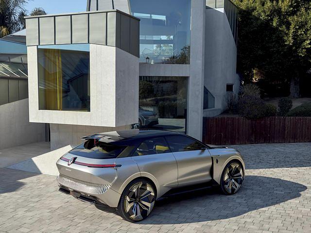 Für die eine weitere Reise im Jahr kann der Renault Morphoz mit einem zusätzlichen 50-kWh-Paket ausgestattet werden