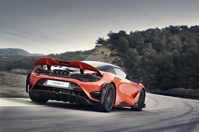 Der Heckflügel des 765LT ist verstellbar