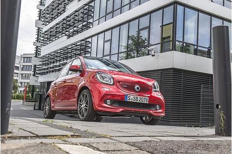 Der Smart Brabus Forfour wiegt 1.095 Kilogramm