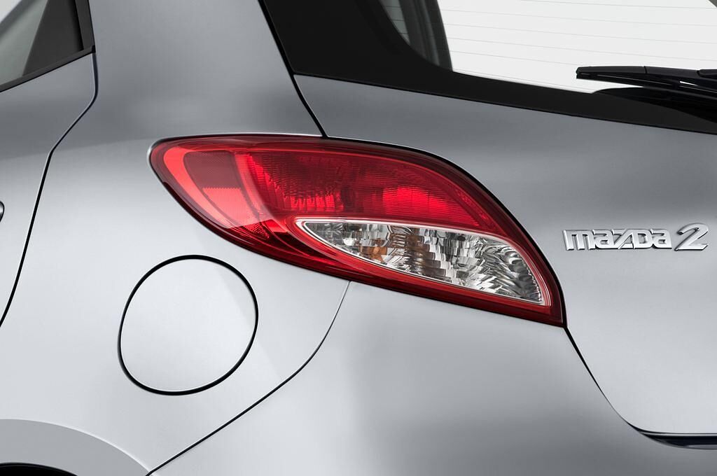 Mazda Mazda2 (Baujahr 2011) Center-Line 5 Türen Rücklicht