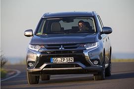 Mitsubishi Outlander Plug-in Hybrid - Freude am Paddeln Mitsubishi Outlander Plug-in Hybrid - Freude am Paddeln