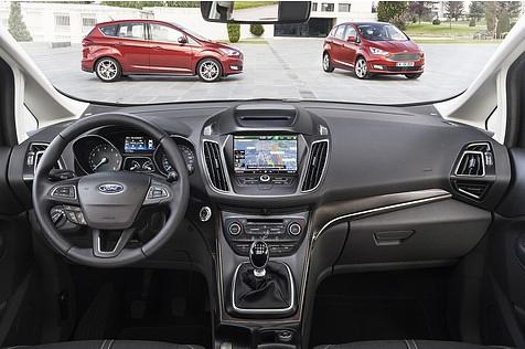 Das Cockpit des Ford C-Max (hier das einer Benzinerversion).