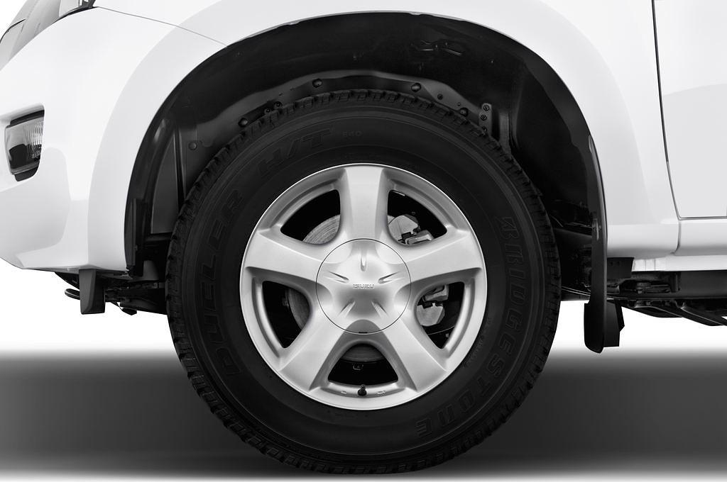 Isuzu D-Max (Baujahr 2015) Basic 4 Türen Reifen und Felge
