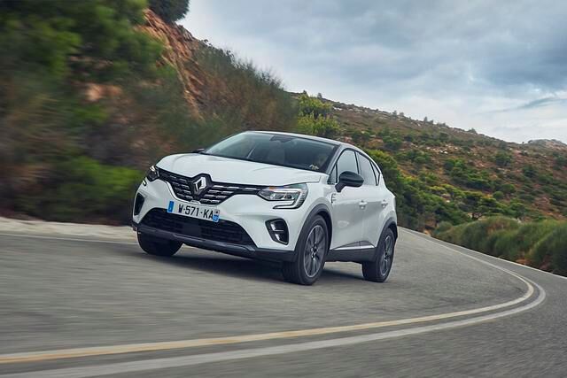 Die zweite Generation des Renault Captur sieht der ersten frappierend ähnlich, fällt aber um mehr als zehn Zentimeter länger aus