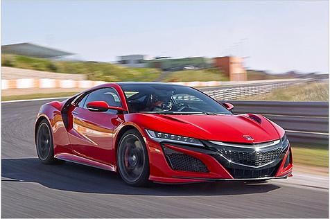 Die Balance des NSX auf der Rennstrecke ist wunderbar: Extrem viel Grip, aber auch Übersteuern